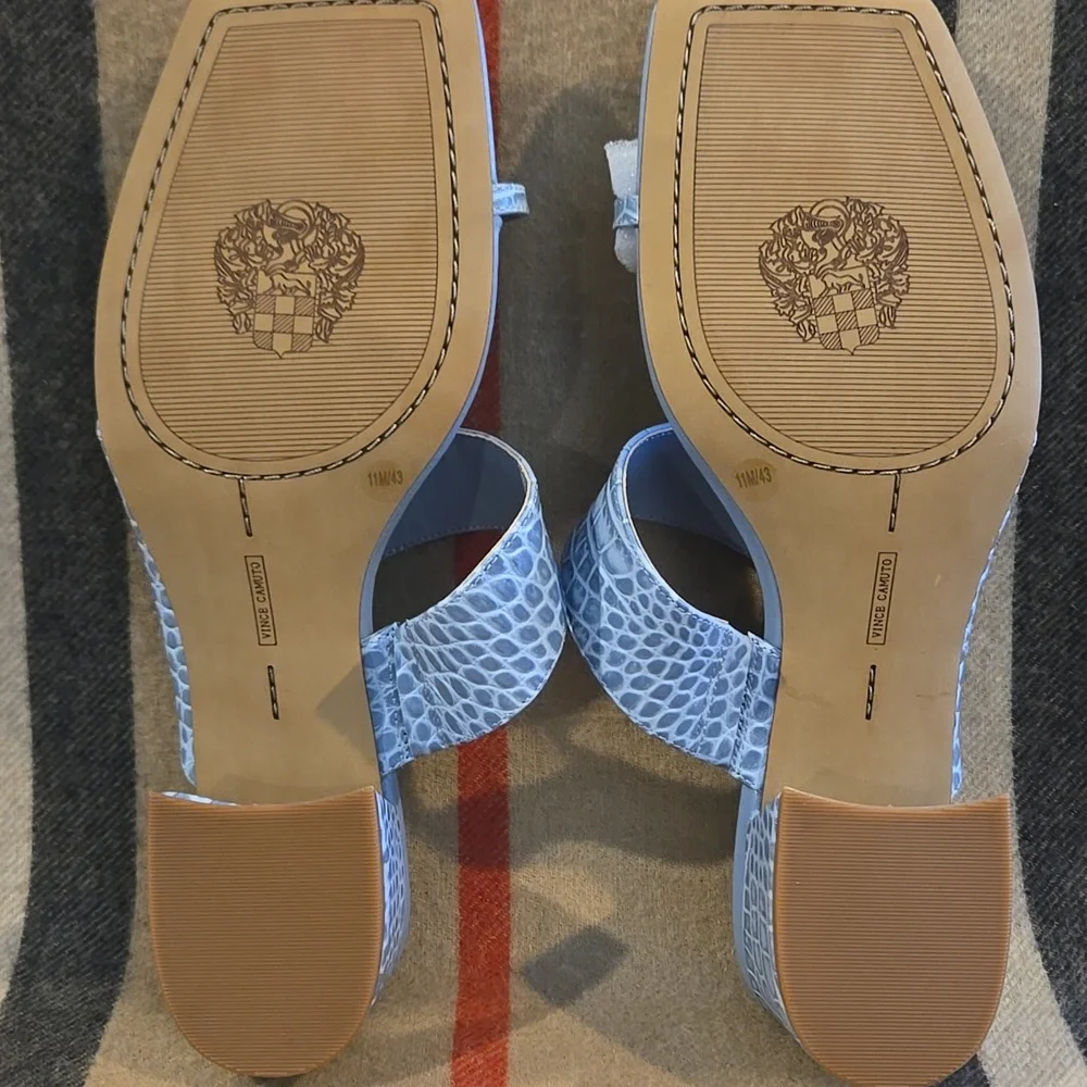 Vince Camuto Sasienda Blue Croc-Pattern Sandals Sz 11M NWOT - Picture 5 of 7